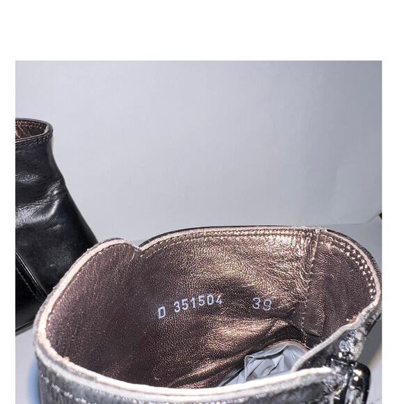 VERO CUOIO Black Leather Booties 1.5-2" Heels SIZE 39/8.5 - Picture 4 of 7